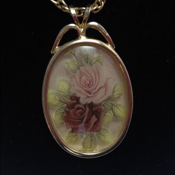 Vintage Gold Chain Link And Pendant Necklace - Picture 2 of 4